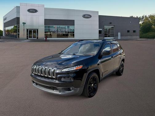 Brilliant Black Crystal Pearlcoat 2014 Jeep Cherokee Latitude
