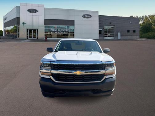 Summit White 2018 Chevrolet Silverado 1500 WT