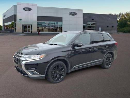 Black 2018 Mitsubishi Outlander