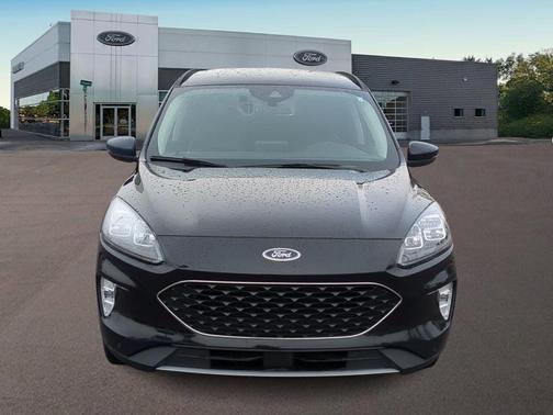 2020 Ford Escape Titanium Hybrid
