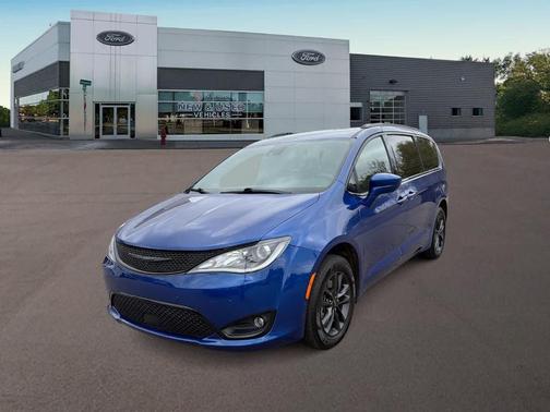 Ocean Blue Metallic 2020 Chrysler Pacifica Launch Edition
