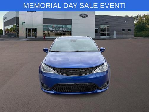 Ocean Blue Metallic 2020 Chrysler Pacifica Launch Edition