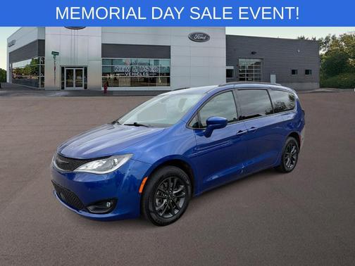 Ocean Blue Metallic 2020 Chrysler Pacifica Launch Edition