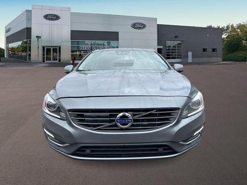 2016 Volvo V60 T5 Platinum
