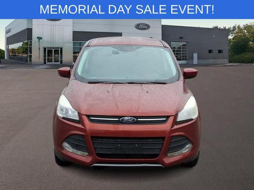 Sunset 2016 Ford Escape SE