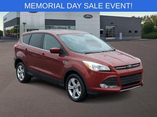 Sunset 2016 Ford Escape SE