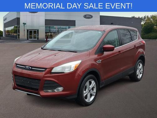 Sunset 2016 Ford Escape SE
