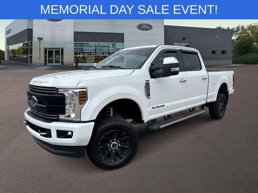 Oxford White 2017 Ford F-250 Lariat