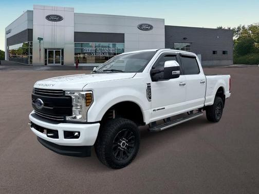 Oxford White 2017 Ford F-250 Lariat