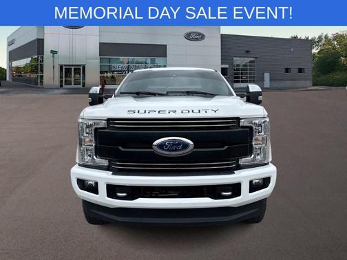 Oxford White 2017 Ford F-250 Lariat