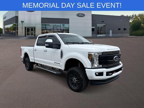 Oxford White 2017 Ford F-250 Lariat