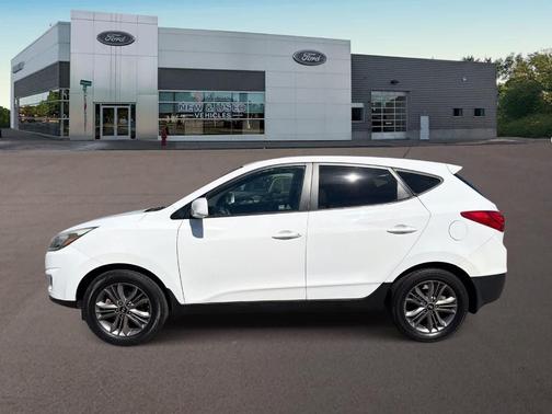 Winter White 2015 Hyundai TUCSON GLS