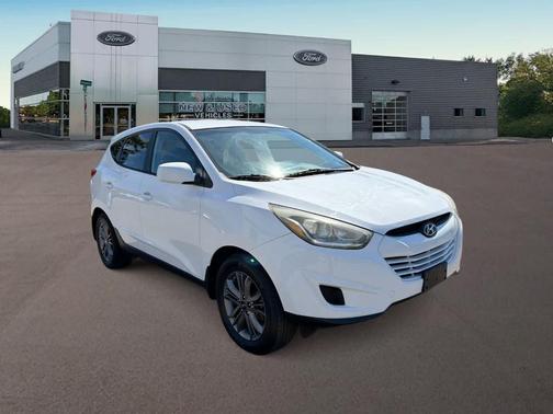 Winter White 2015 Hyundai TUCSON GLS