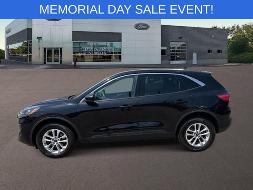 Black Metallic 2022 Ford Escape SE