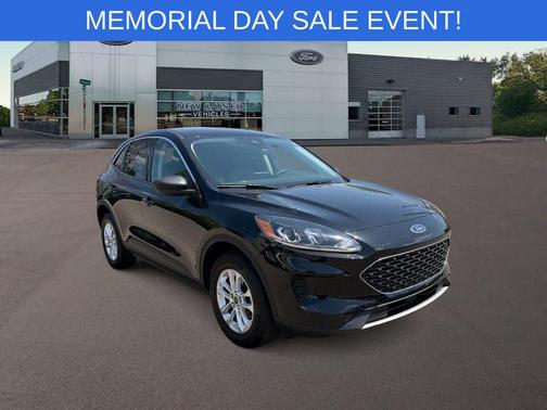 Black Metallic 2022 Ford Escape SE