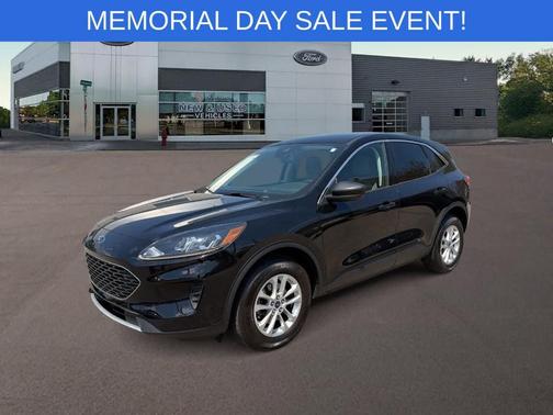 Black Metallic 2022 Ford Escape SE