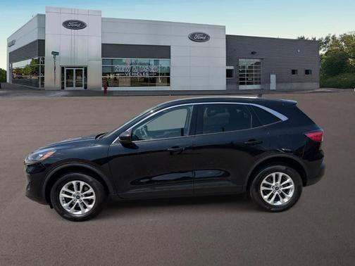 Black Metallic 2022 Ford Escape SE