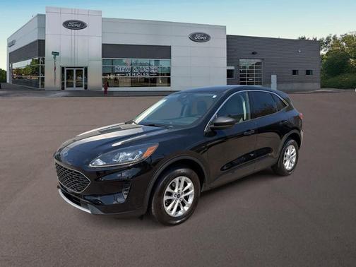 Black Metallic 2022 Ford Escape SE