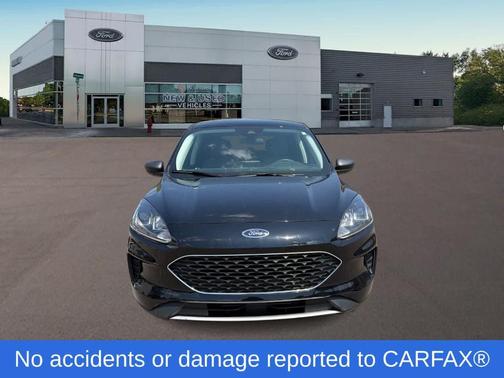 Black Metallic 2022 Ford Escape SE