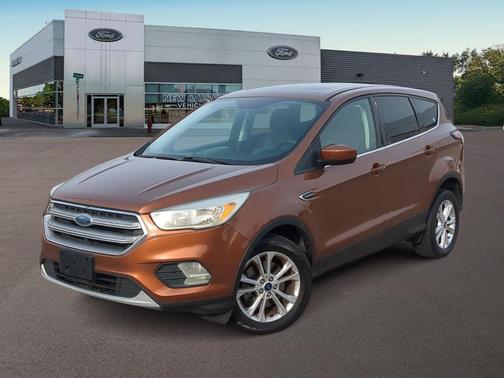 Canyon Ridge Metallic 2017 Ford Escape SE