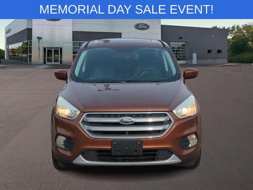 Canyon Ridge Metallic 2017 Ford Escape SE