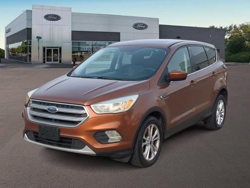 Canyon Ridge Metallic 2017 Ford Escape SE