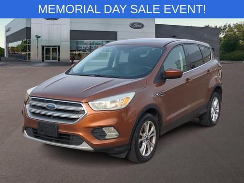 Canyon Ridge Metallic 2017 Ford Escape SE