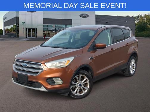Canyon Ridge Metallic 2017 Ford Escape SE