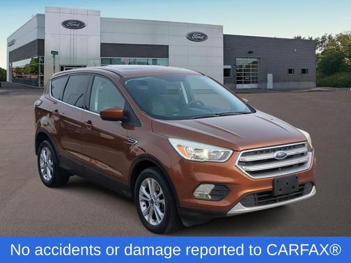Canyon Ridge Metallic 2017 Ford Escape SE