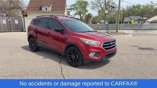 Ruby Red Metallic 2017 Ford Escape SE