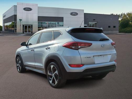 2018 Hyundai TUCSON SE
