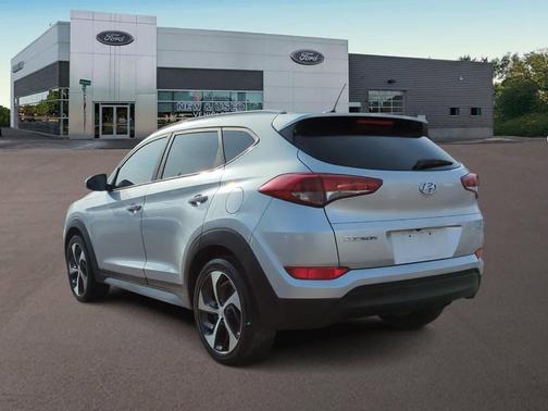 2018 Hyundai TUCSON SE