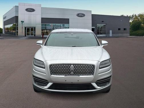 2019 Lincoln Nautilus Select