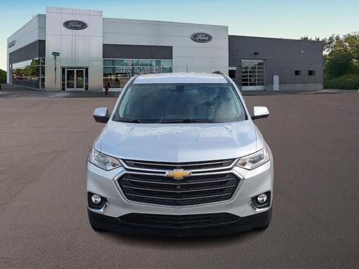 Silver Ice Metallic 2019 Chevrolet Traverse LT Cloth