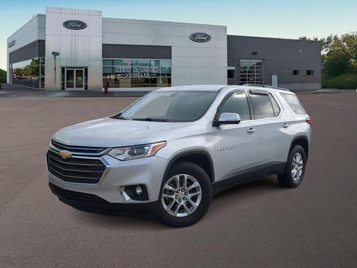 Silver Ice Metallic 2019 Chevrolet Traverse LT Cloth