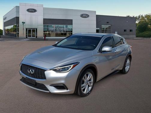 2018 INFINITI QX30 Luxury