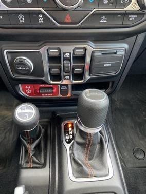 Photo 3 of 16 of 2021 Jeep Gladiator Mojave
