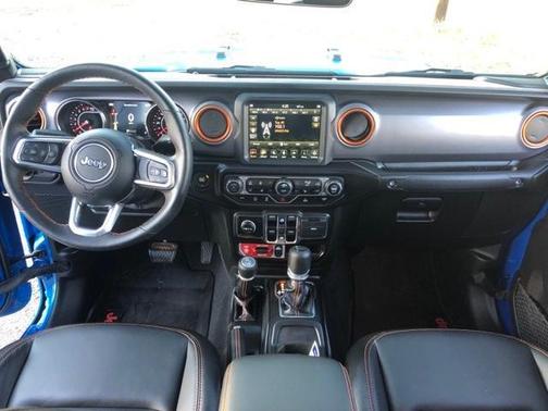 Photo 4 of 45 of 2021 Jeep Gladiator Mojave