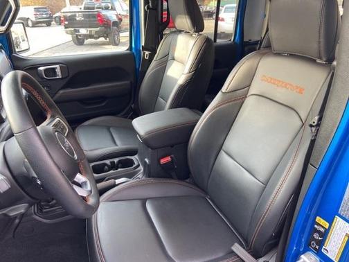 Photo 4 of 16 of 2021 Jeep Gladiator Mojave