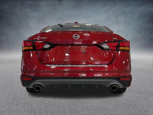 2022 Nissan Altima SR FWD