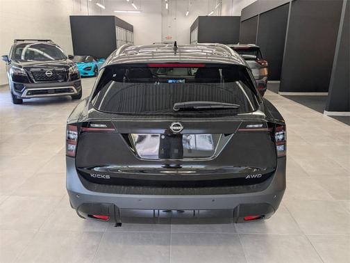 2025 Nissan Kicks SV