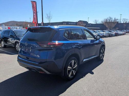 2022 Nissan Rogue SL