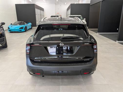 2025 Nissan Kicks SV