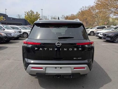 2025 Nissan Pathfinder SL 4WD