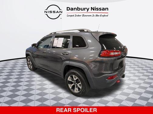Granite Crystal Metallic Clearcoat 2016 Jeep Cherokee Trailhawk