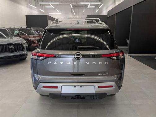 2025 Nissan Pathfinder SL 4WD