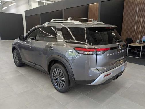 2025 Nissan Pathfinder SL 4WD