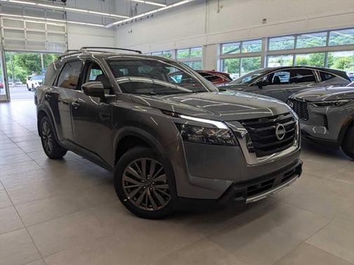 2025 Nissan Pathfinder SL 4WD