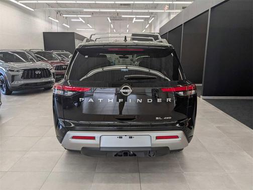 2025 Nissan Pathfinder SL 4WD