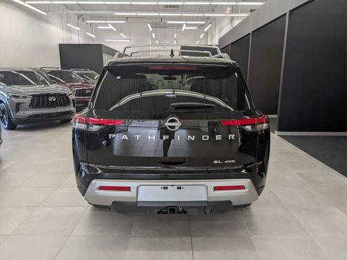 2025 Nissan Pathfinder SL 4WD